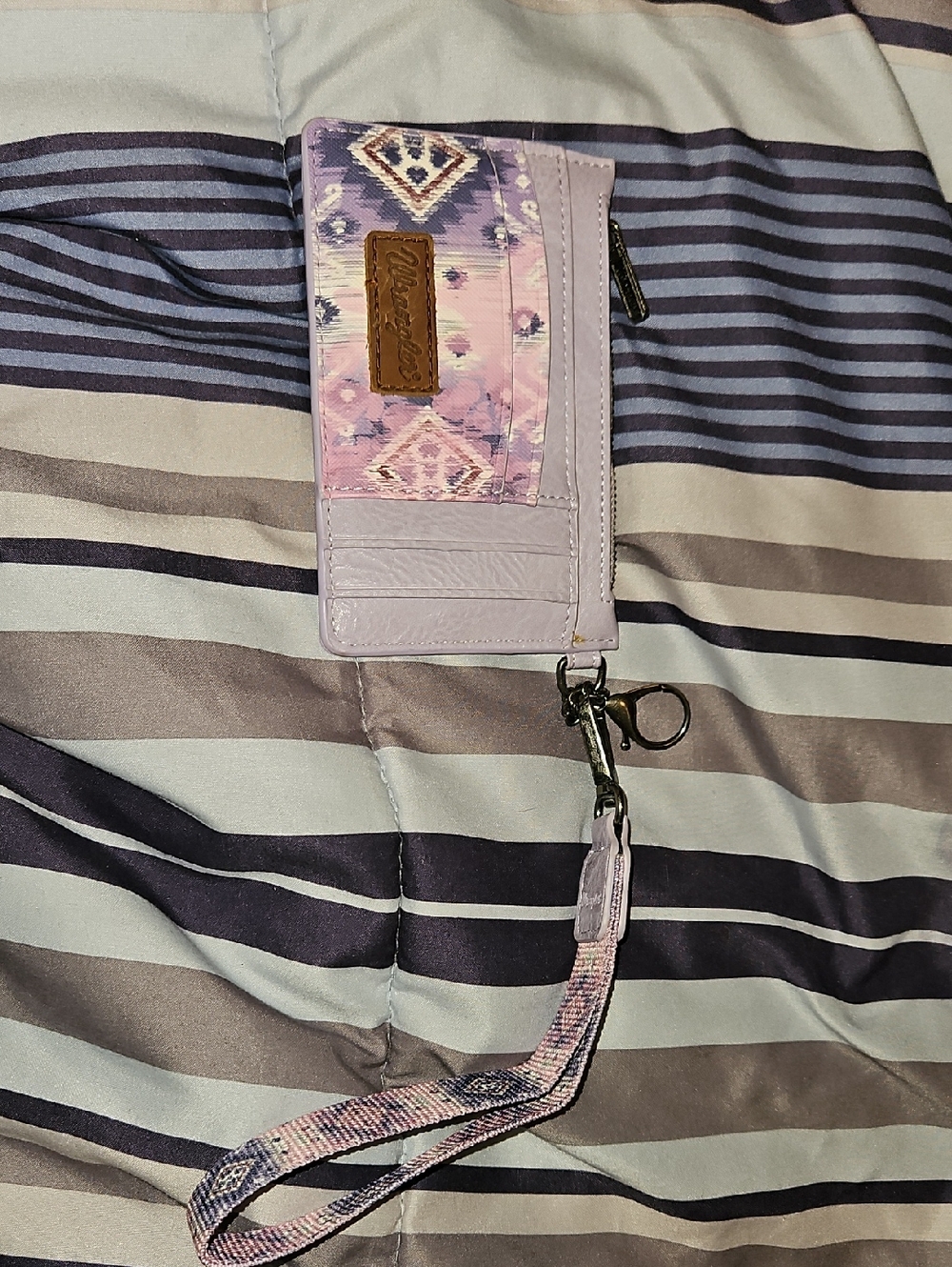 Wrangler Lavender Patterned Wristlet Cardholder
